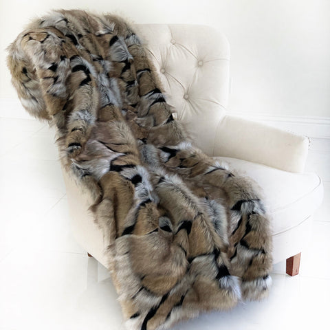 The Snug Wolf Blanket
